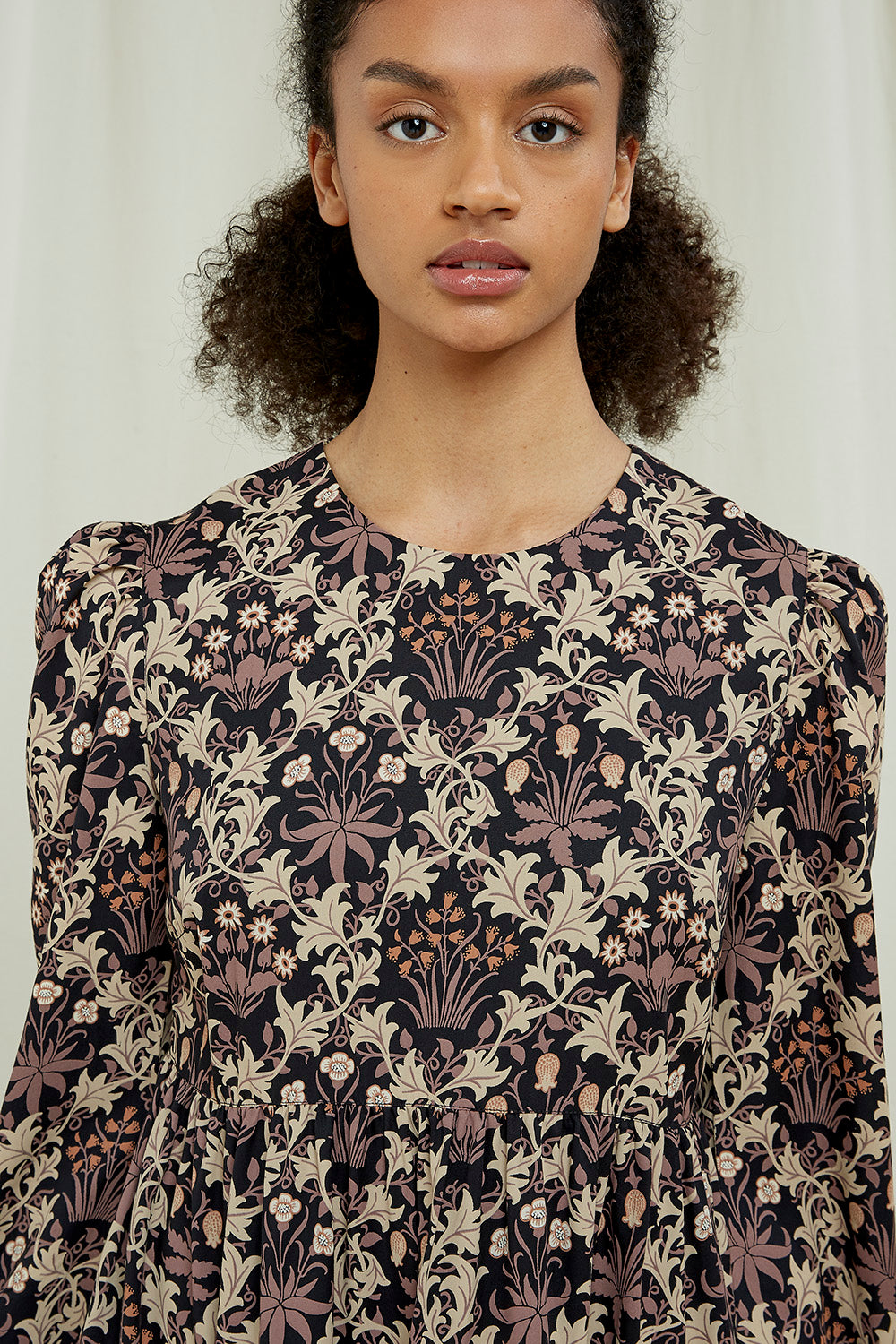 V&A Celandine mekko