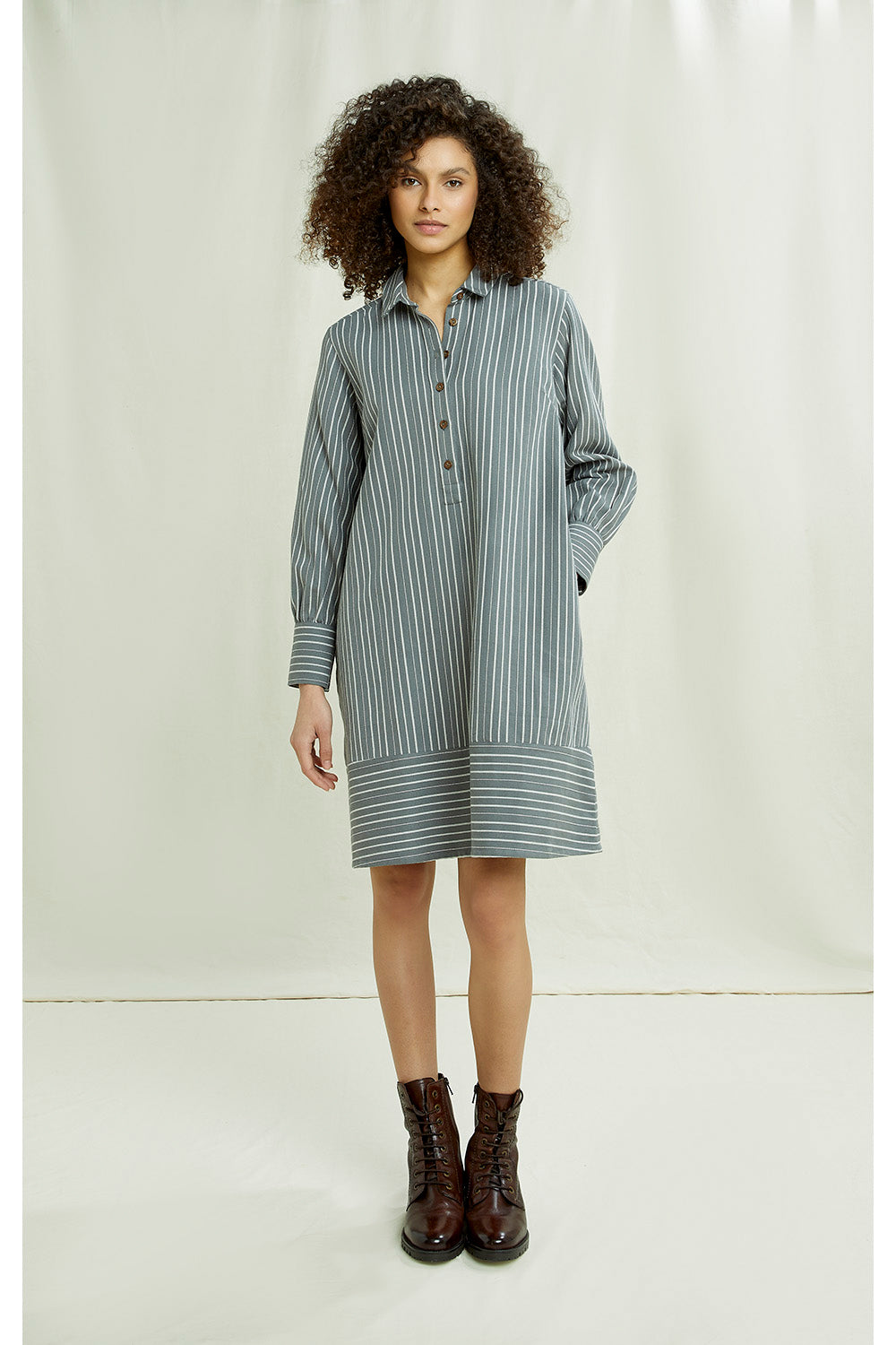 Roberta mekko XS, L harmaa