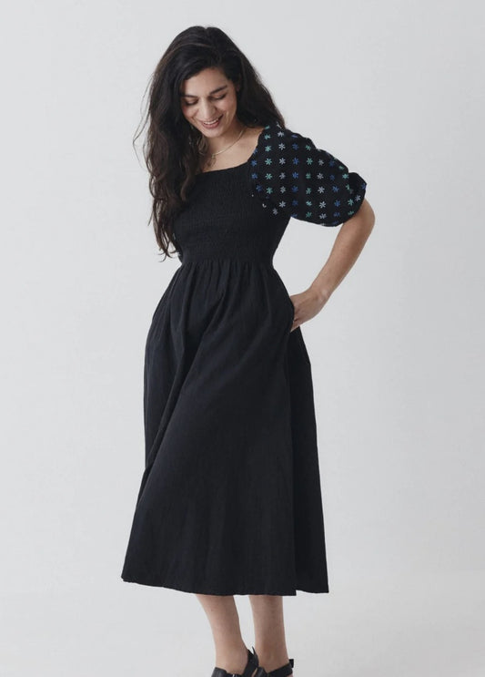 Belle mekko, musta