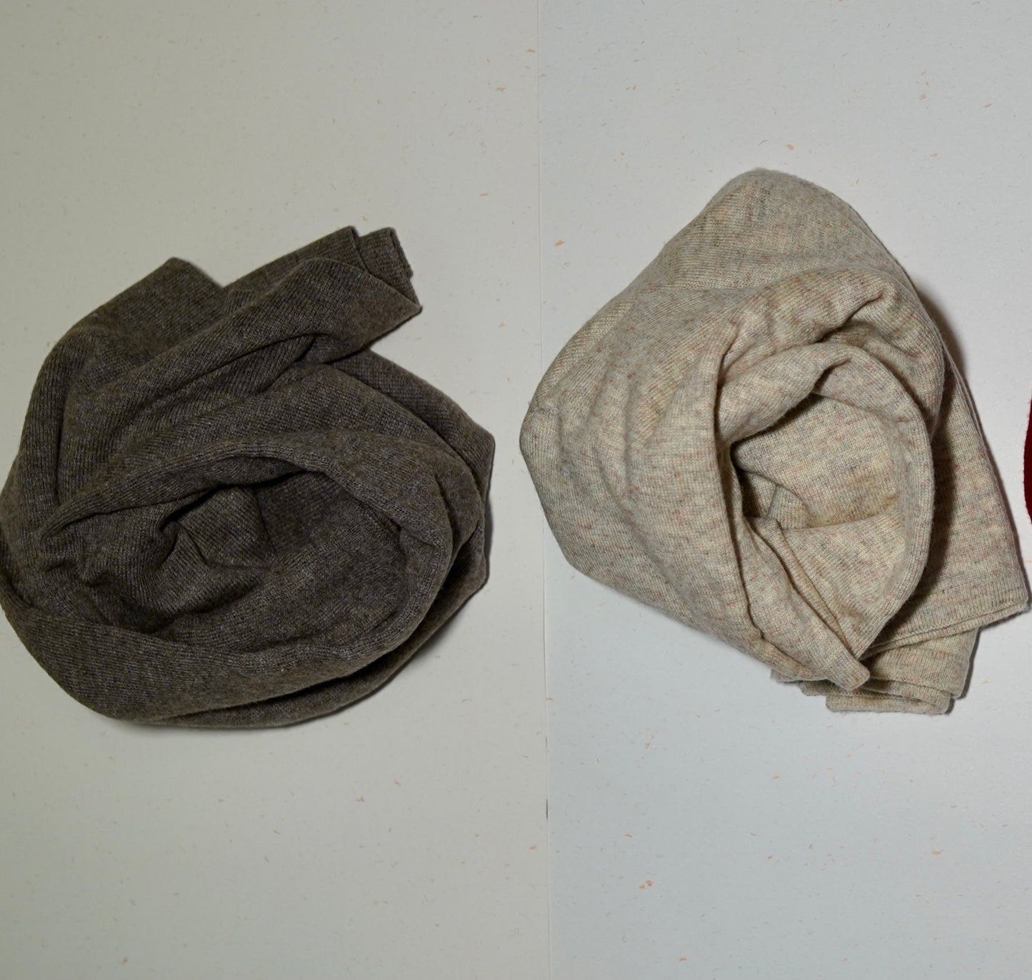 Villaneuloshuivi - tumman- tai vaaleanruskea